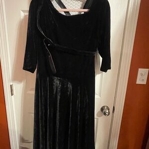 Unique Vintage Black Long Sleeve Dress